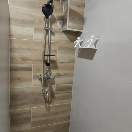 Heli Meli 1 Апартаменты Яйце